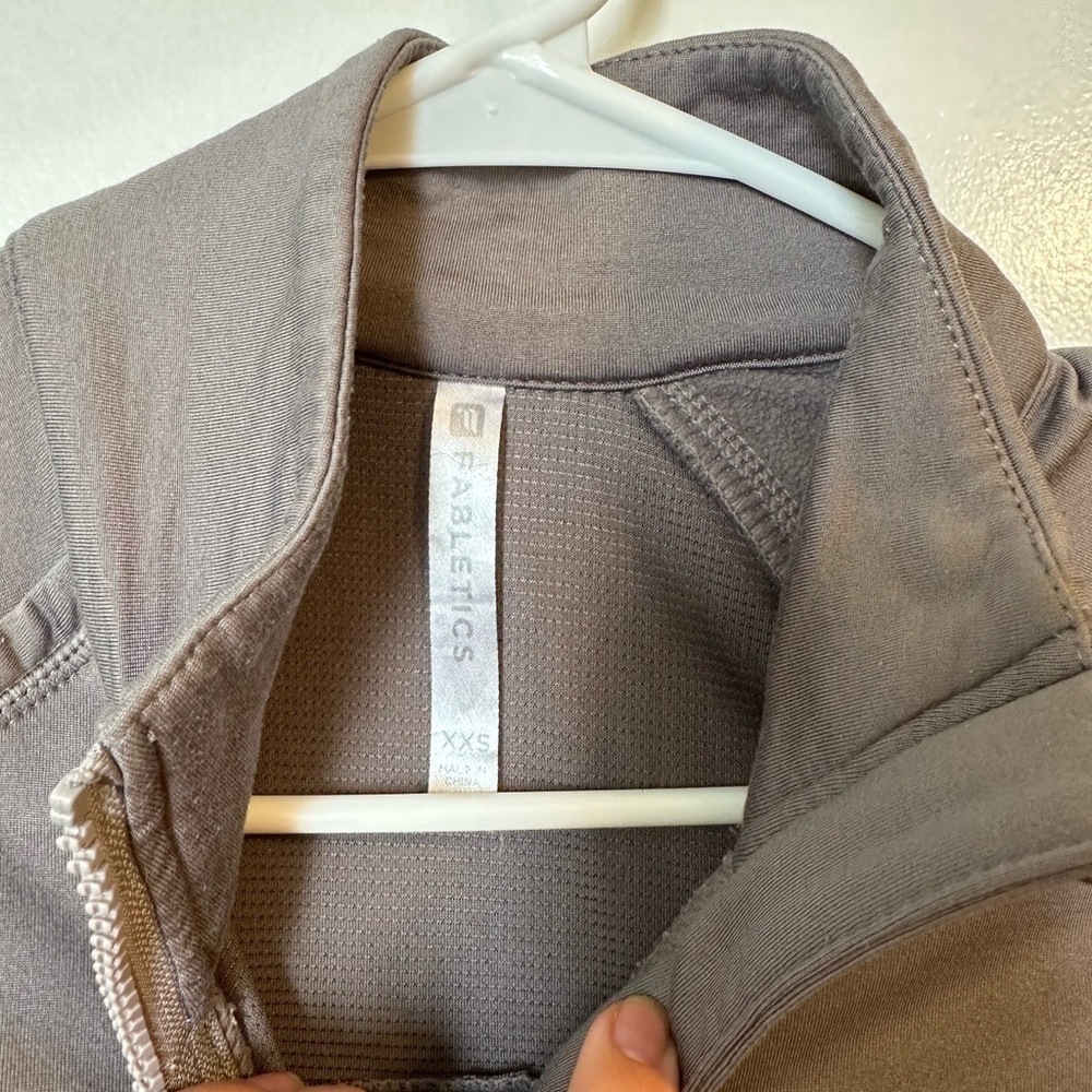 Fabletics Athletic Zip-up - Picture 3 of 3